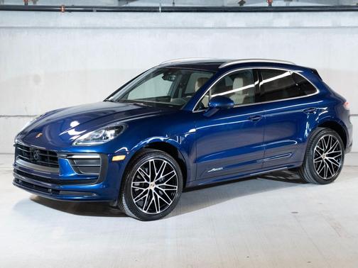 Gentian Blue Metallic 2026 Porsche Macan Macan