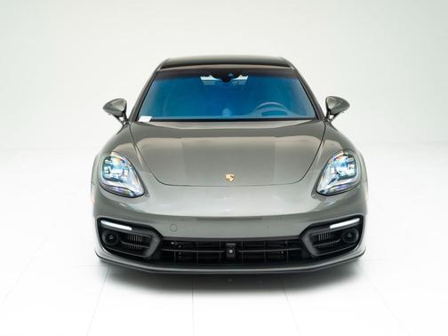 2023 Porsche Panamera 4 Platinum Edition