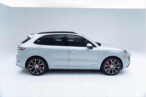 2021 Porsche Cayenne GTS