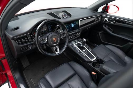 2021 Porsche Macan Base