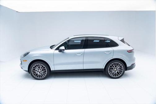 2022 Porsche Cayenne Base (Tiptronic)