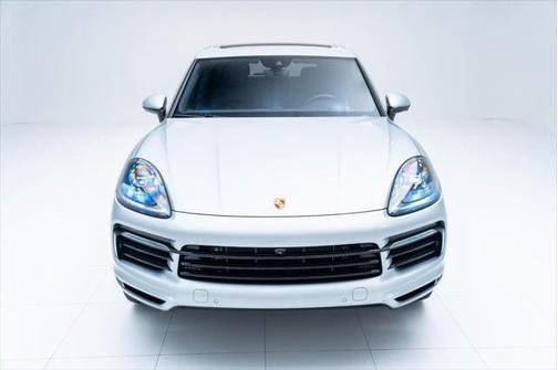 2022 Porsche Cayenne Base (Tiptronic)