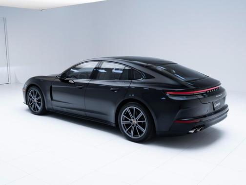 2025 Porsche Panamera 