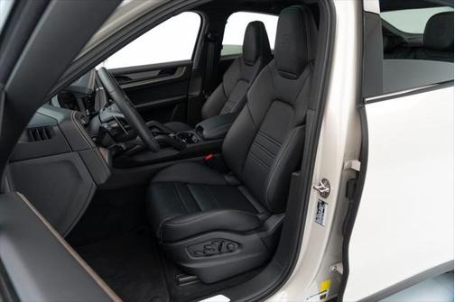 2025 Porsche Cayenne E-Hybrid S