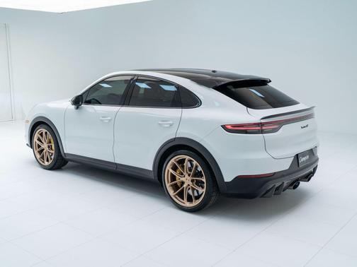 Carrara White Metallic 2023 Porsche Cayenne Turbo GT