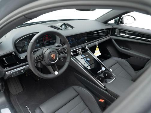 2026 Porsche Panamera 