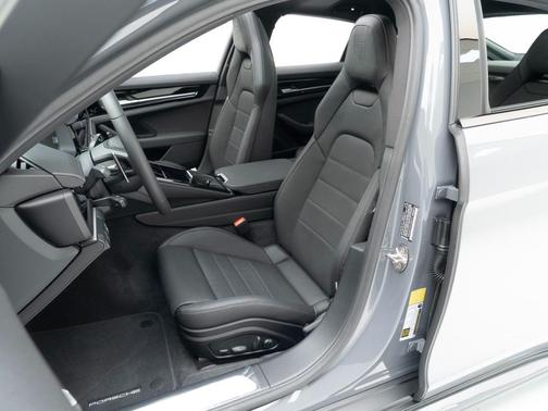 2026 Porsche Panamera 