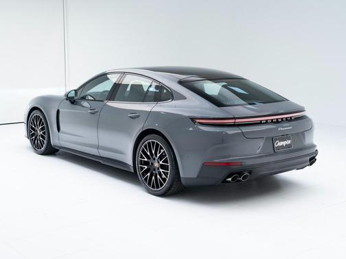 2026 Porsche Panamera 
