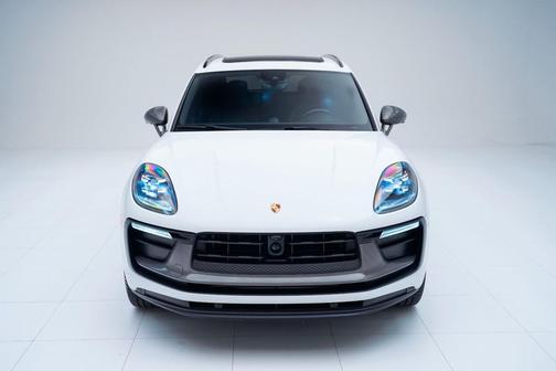2025 Porsche Macan T