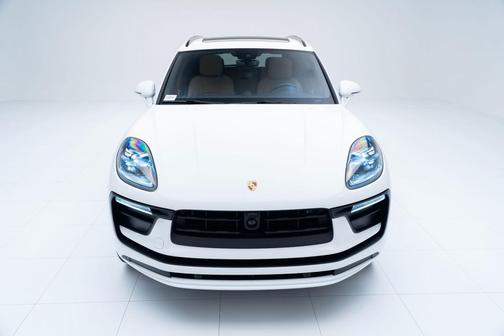 2025 Porsche Macan T
