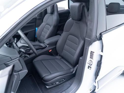 2026 Porsche Macan Turbo