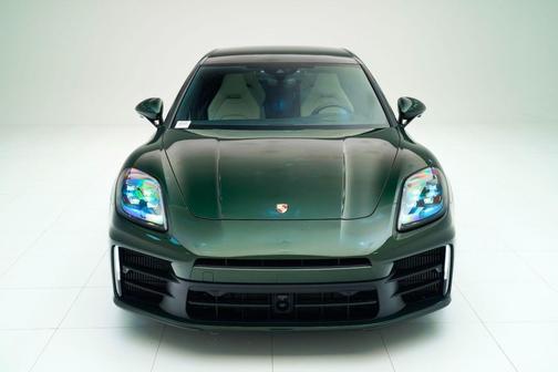 2025 Porsche Panamera 4