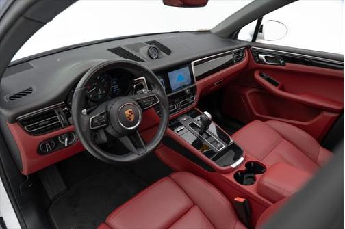 2022 Porsche Macan Base