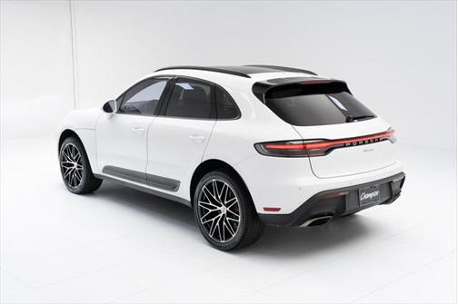 2022 Porsche Macan Base
