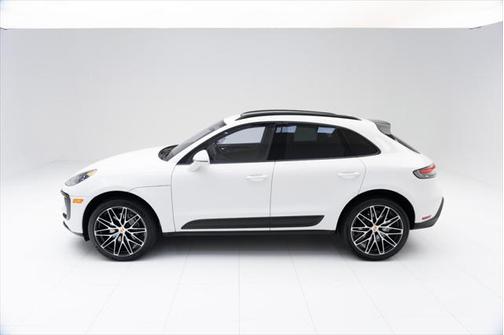 2022 Porsche Macan Base