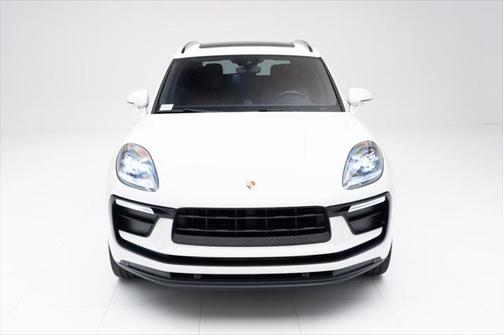 2022 Porsche Macan Base
