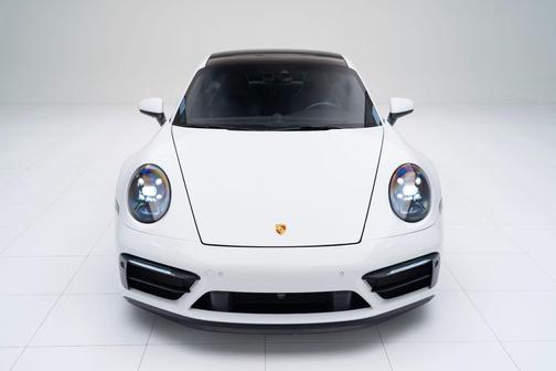 2022 Porsche 911 Carrera 4 GTS