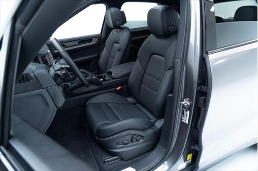 2025 Porsche Cayenne E-Hybrid S