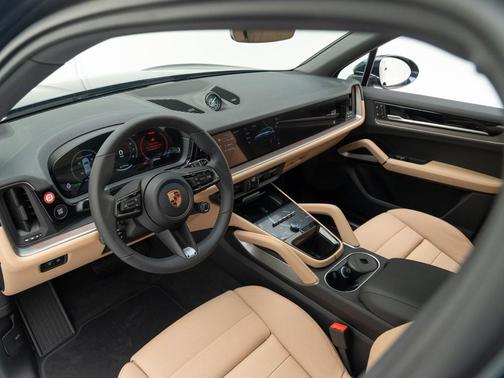 Algarve Blue Metallic 2026 Porsche Cayenne Cayenne