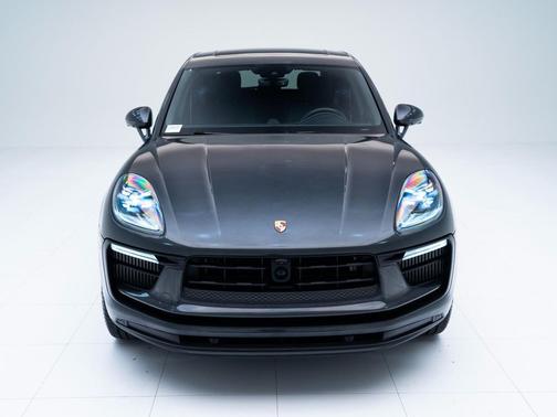 Volcano Grey Metallic 2024 Porsche Macan Macan