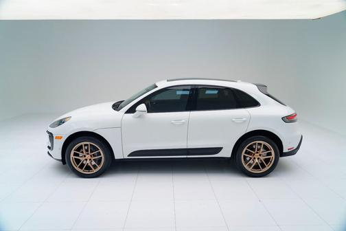 2022 Porsche Macan 