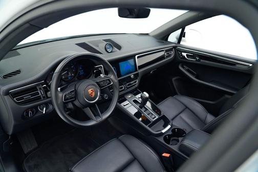 2022 Porsche Macan 