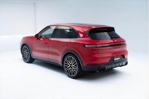 2025 Porsche Cayenne GTS