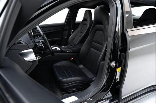 2022 Porsche Panamera 4S