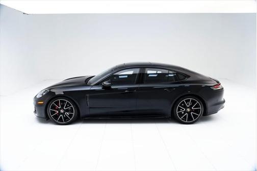 2022 Porsche Panamera 4S