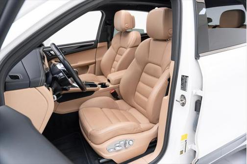 2021 Porsche Macan Base
