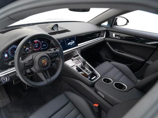 2023 Porsche Panamera 4S