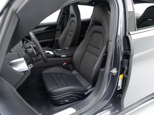 2023 Porsche Panamera 4S