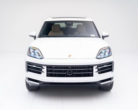 Carrara White Metallic 2026 Porsche Cayenne Cayenne
