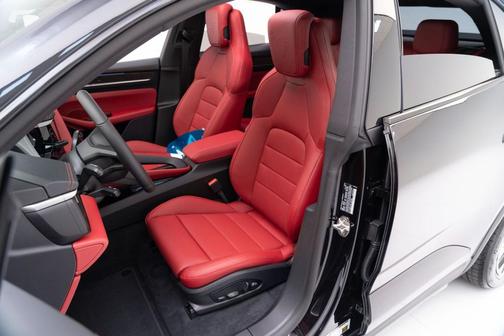 2025 Porsche Macan 4S