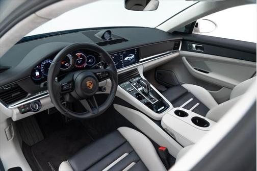 2022 Porsche Panamera GTS