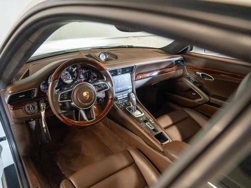 Carrara White Metallic 2017 Porsche 911 Turbo