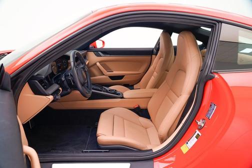 2022 Porsche 911 Carrera