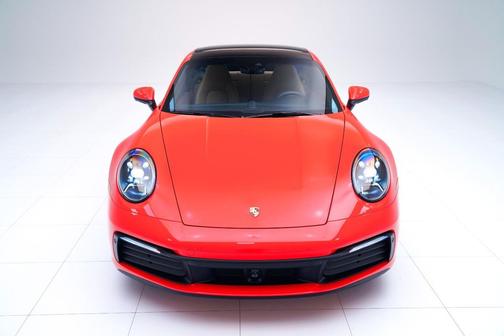 2022 Porsche 911 Carrera