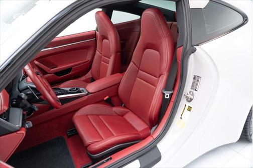 2022 Porsche 911 Carrera S