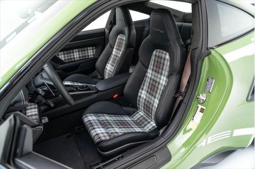 2025 Porsche 911 Turbo
