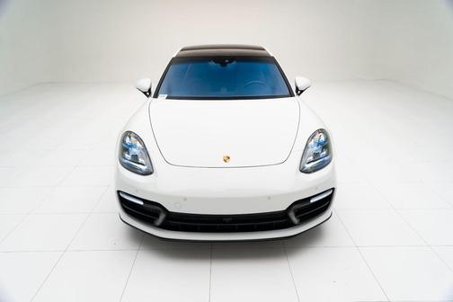 2022 Porsche Panamera 4 Platinum Edition