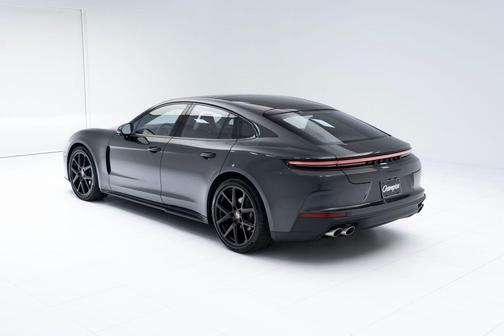 2025 Porsche Panamera 