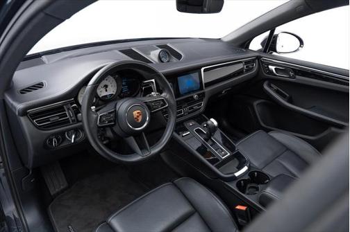 2022 Porsche Macan Base