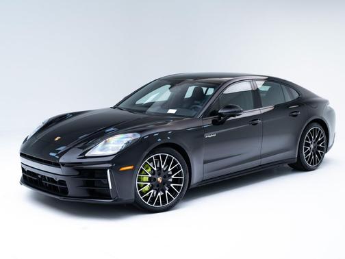 2026 Porsche Panamera 4