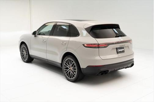 2023 Porsche Cayenne Platinum Edition