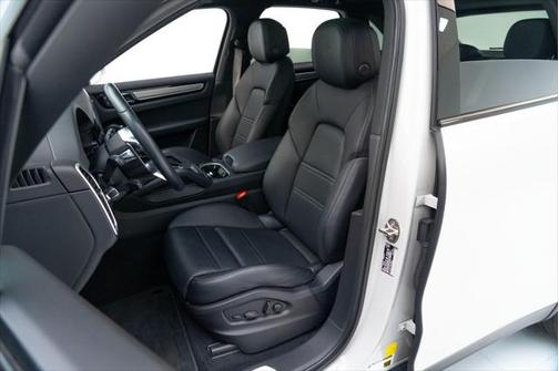 2023 Porsche Cayenne Platinum Edition