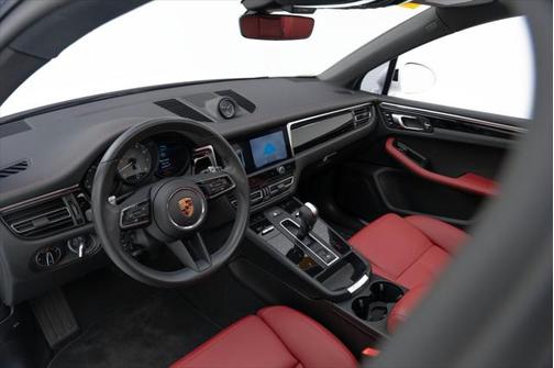 2022 Porsche Macan Base