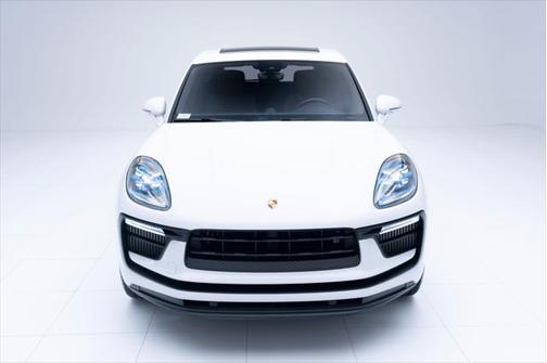 2022 Porsche Macan Base