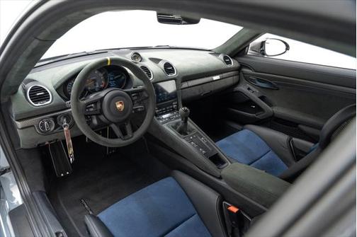 2024 Porsche 718 Cayman GT4 RS
