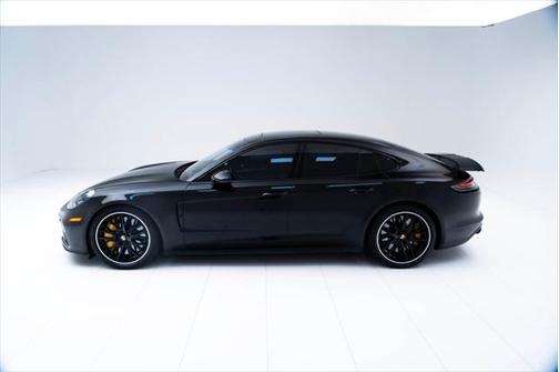 2022 Porsche Panamera Turbo S
